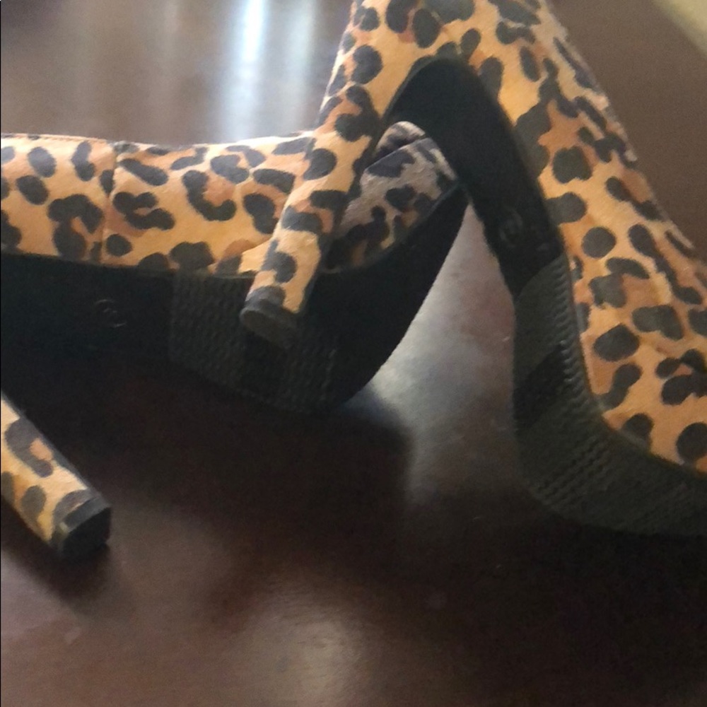 👠 Mossimo Suede Heels👠 - Picture 5 of 8